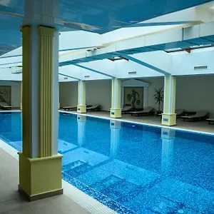 Hotel Parklands & Pool